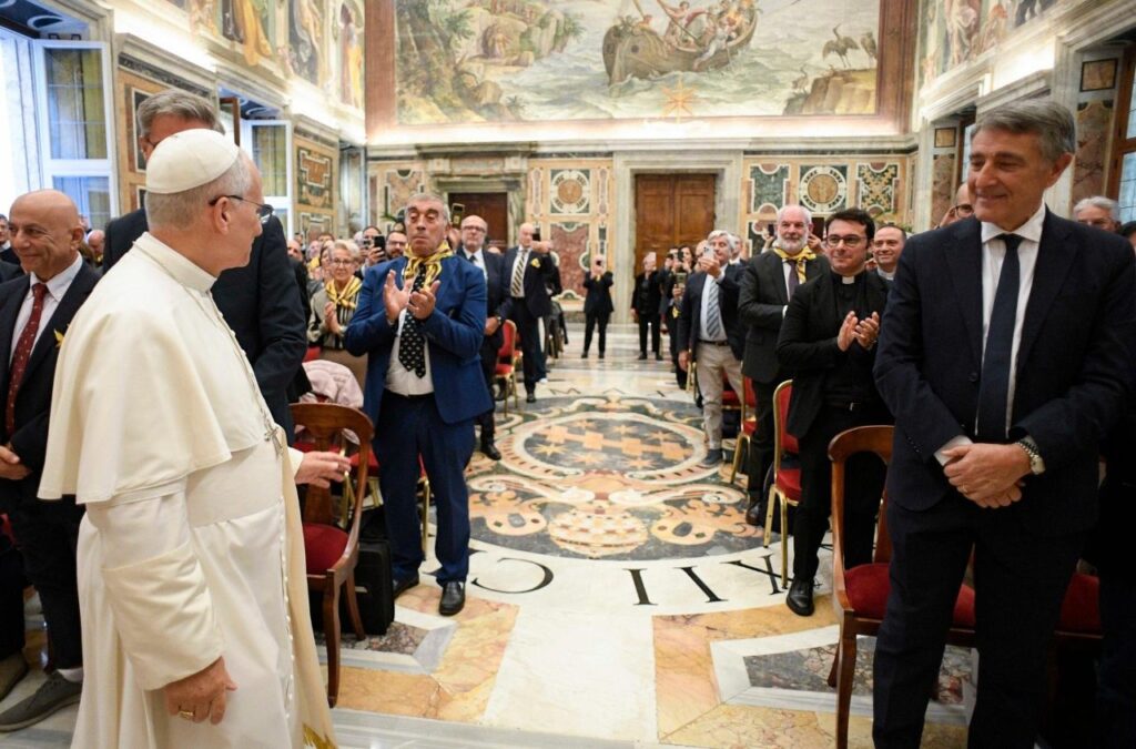Pope Leo with members of Italy's Anti-Usury Council (@Vatican Media)