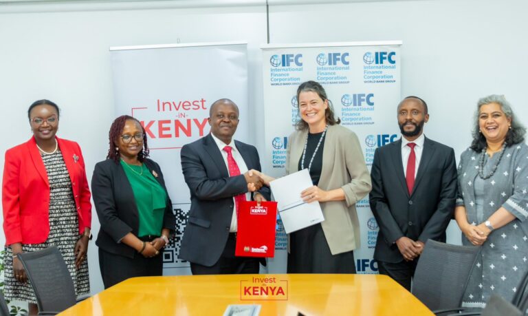LtoR Olivia Rachier, Director Corporate Services,Sylvia Mwago, Head of Communication John Mwendwa, CEO, Invest Kenya Gillian Rogers – Principal Country Officer - Kenya, IFC, Markus Kimani – Operations Officer, Country Advisory and Economics, IFC Paramita Dasgupta – Manager, Country Advisory and Economics, Eastern and Southern Africa, IFC